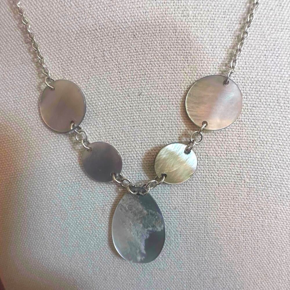 Premier Designs Shell Necklace Minimalist Beach Summer Jewelry Lightweight